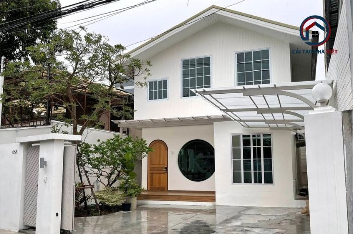 Khi cải tạo nhà, hãy chú ý đến yếu tố phong thủy như: hướng cửa, cầu thang, vị trí bếp, nhà vệ sinh,...